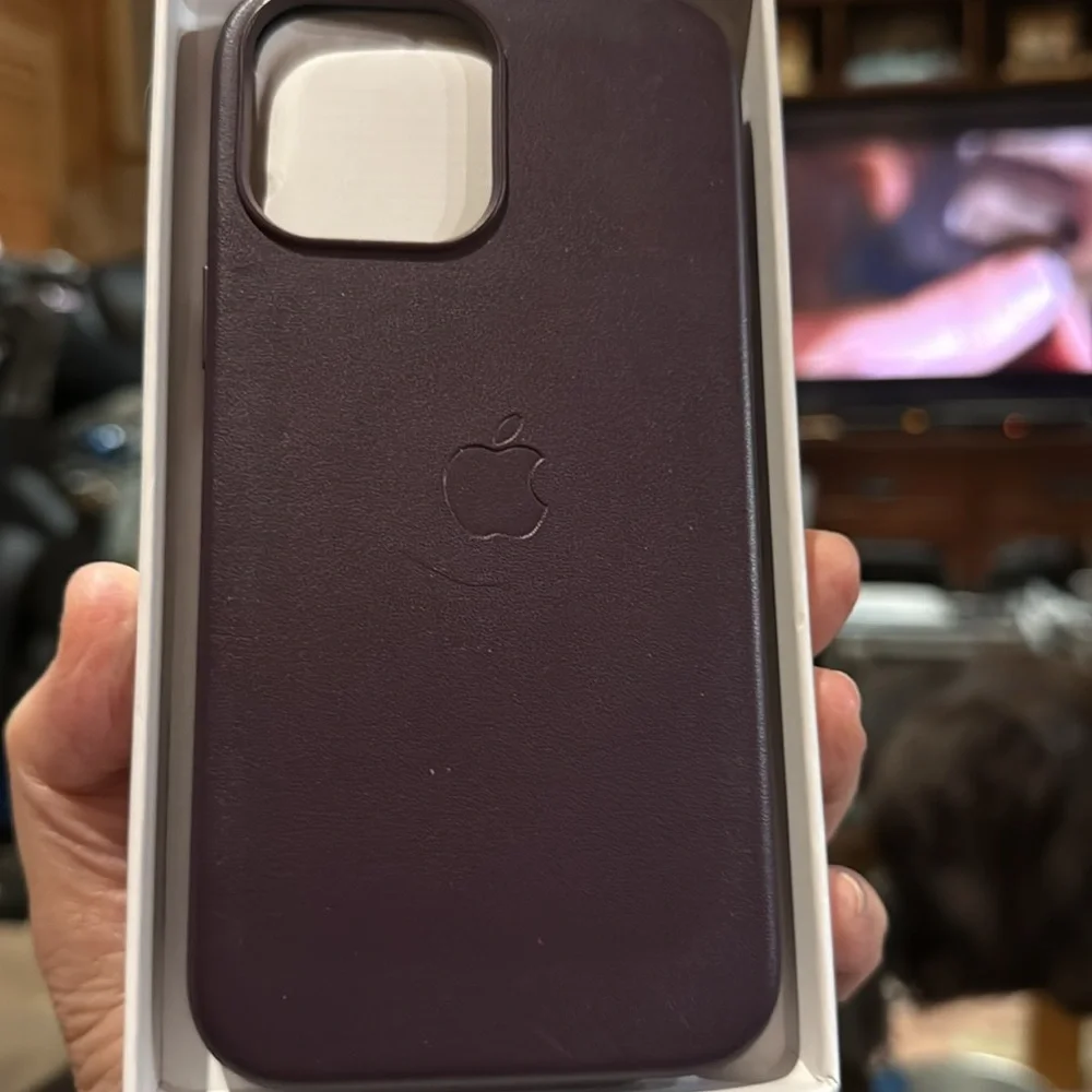 Leather iPhone 13 ProMax Case Burgundy Wine with choice of MagSafe wallet - Picture 2 of 4